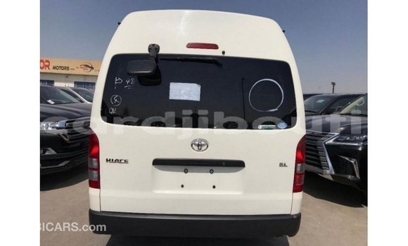 Acheter Import Voiture Toyota Hiace Blanc à Import - Dubai, Ali Sabieh Region Acheter Import Voiture Toyota Hiace Blanc à Import - Dubai, Ali Sabieh Region
