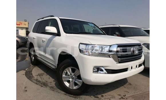 Acheter Import Voiture Toyota Land Cruiser Blanc à Import - Dubai, Ali Sabieh Region Acheter Import Voiture Toyota Land Cruiser Blanc à Import - Dubai, Ali Sabieh Region