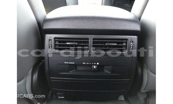 Acheter Import Voiture Toyota Land Cruiser Blanc à Import - Dubai, Ali Sabieh Region Acheter Import Voiture Toyota Land Cruiser Blanc à Import - Dubai, Ali Sabieh Region