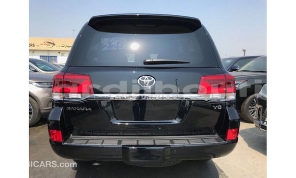 Acheter Import Voiture Toyota Land Cruiser Noir à Import - Dubai, Ali Sabieh Region Acheter Import Voiture Toyota Land Cruiser Noir à Import - Dubai, Ali Sabieh Region