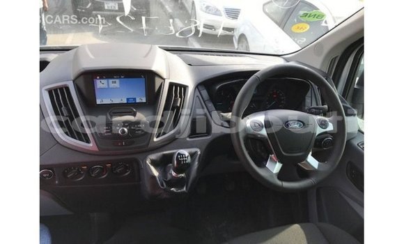 Acheter Import Voiture Ford Club Wagon Blanc à Import - Dubai, Ali Sabieh Region Acheter Import Voiture Ford Club Wagon Blanc à Import - Dubai, Ali Sabieh Region