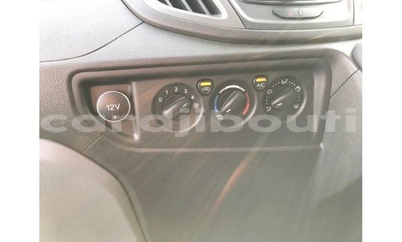 Acheter Import Voiture Ford Club Wagon Blanc à Import - Dubai, Ali Sabieh Region Acheter Import Voiture Ford Club Wagon Blanc à Import - Dubai, Ali Sabieh Region