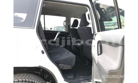 Acheter Import Voiture Toyota Prado Blanc à Import - Dubai, Ali Sabieh Region Acheter Import Voiture Toyota Prado Blanc à Import - Dubai, Ali Sabieh Region