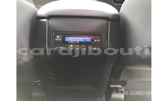 Acheter Import Voiture Toyota Prado Blanc à Import - Dubai, Ali Sabieh Region Acheter Import Voiture Toyota Prado Blanc à Import - Dubai, Ali Sabieh Region