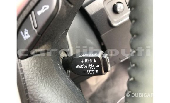 Acheter Import Voiture Toyota Prado Blanc à Import - Dubai, Ali Sabieh Region Acheter Import Voiture Toyota Prado Blanc à Import - Dubai, Ali Sabieh Region