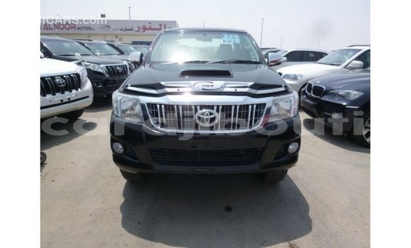 Acheter Import Voiture Toyota Hilux Noir à Import - Dubai, Ali Sabieh Region Acheter Import Voiture Toyota Hilux Noir à Import - Dubai, Ali Sabieh Region