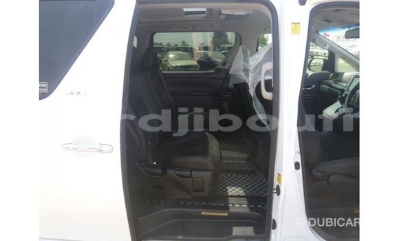 Acheter Import Voiture Toyota Vellfire Blanc à Import - Dubai, Ali Sabieh Region Acheter Import Voiture Toyota Vellfire Blanc à Import - Dubai, Ali Sabieh Region