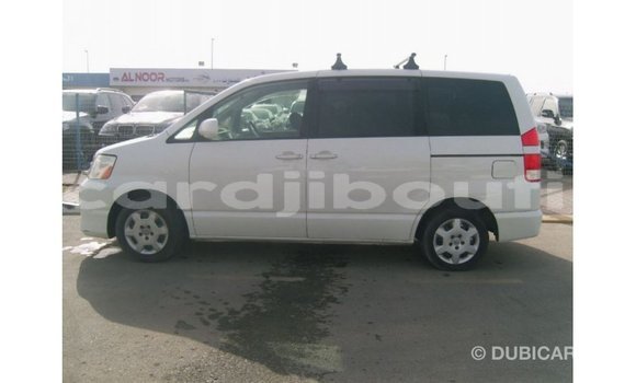 Acheter Import Voiture Toyota Noah Blanc à Import - Dubai, Ali Sabieh Region Acheter Import Voiture Toyota Noah Blanc à Import - Dubai, Ali Sabieh Region