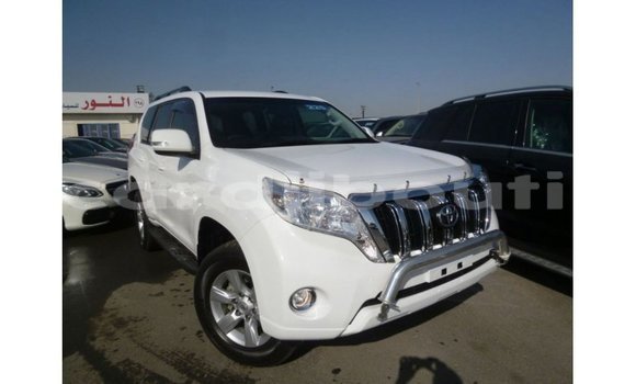 Acheter Import Voiture Toyota Prado Blanc à Import - Dubai, Ali Sabieh Region Acheter Import Voiture Toyota Prado Blanc à Import - Dubai, Ali Sabieh Region
