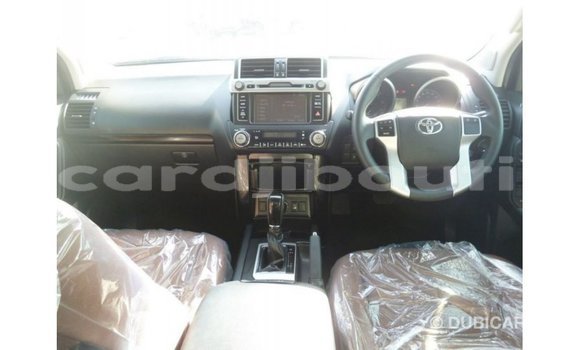 Acheter Import Voiture Toyota Prado Blanc à Import - Dubai, Ali Sabieh Region Acheter Import Voiture Toyota Prado Blanc à Import - Dubai, Ali Sabieh Region