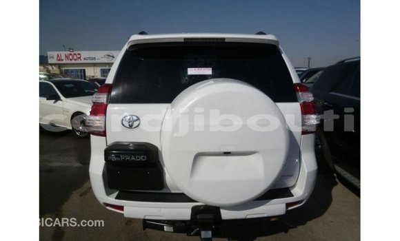 Acheter Import Voiture Toyota Prado Blanc à Import - Dubai, Ali Sabieh Region Acheter Import Voiture Toyota Prado Blanc à Import - Dubai, Ali Sabieh Region