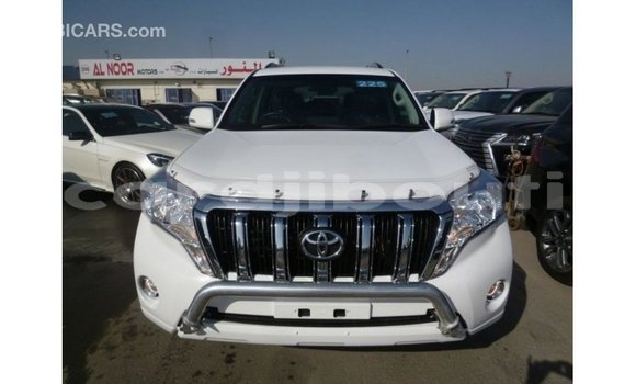 Acheter Import Voiture Toyota Prado Blanc à Import - Dubai, Ali Sabieh Region Acheter Import Voiture Toyota Prado Blanc à Import - Dubai, Ali Sabieh Region