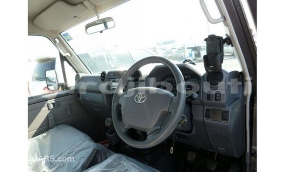Acheter Import Voiture Toyota Land Cruiser Autre à Import - Dubai, Ali Sabieh Region Acheter Import Voiture Toyota Land Cruiser Autre à Import - Dubai, Ali Sabieh Region