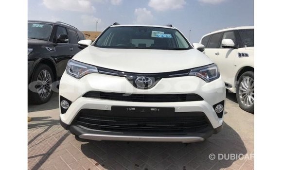 Acheter Import Voiture Toyota 4Runner Blanc à Import - Dubai, Ali Sabieh Region Acheter Import Voiture Toyota 4Runner Blanc à Import - Dubai, Ali Sabieh Region