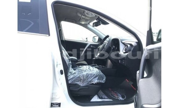 Acheter Import Voiture Toyota 4Runner Blanc à Import - Dubai, Ali Sabieh Region Acheter Import Voiture Toyota 4Runner Blanc à Import - Dubai, Ali Sabieh Region