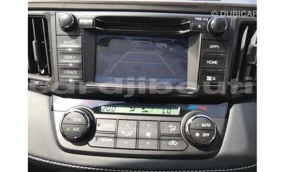 Acheter Import Voiture Toyota 4Runner Blanc à Import - Dubai, Ali Sabieh Region Acheter Import Voiture Toyota 4Runner Blanc à Import - Dubai, Ali Sabieh Region