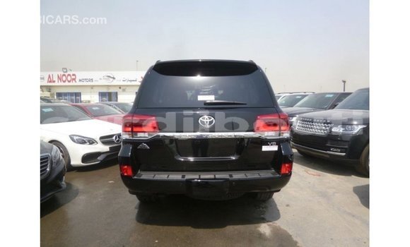 Acheter Import Voiture Toyota Land Cruiser Noir à Import - Dubai, Ali Sabieh Region Acheter Import Voiture Toyota Land Cruiser Noir à Import - Dubai, Ali Sabieh Region