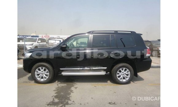 Acheter Import Voiture Toyota Land Cruiser Noir à Import - Dubai, Ali Sabieh Region Acheter Import Voiture Toyota Land Cruiser Noir à Import - Dubai, Ali Sabieh Region