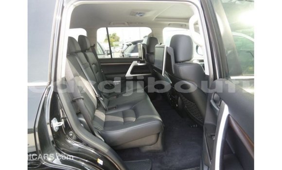 Acheter Import Voiture Toyota Land Cruiser Noir à Import - Dubai, Ali Sabieh Region Acheter Import Voiture Toyota Land Cruiser Noir à Import - Dubai, Ali Sabieh Region