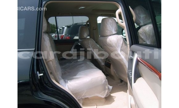 Acheter Import Voiture Toyota Land Cruiser Noir à Import - Dubai, Ali Sabieh Region Acheter Import Voiture Toyota Land Cruiser Noir à Import - Dubai, Ali Sabieh Region