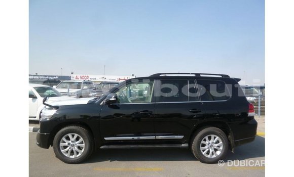 Acheter Import Voiture Toyota Land Cruiser Noir à Import - Dubai, Ali Sabieh Region Acheter Import Voiture Toyota Land Cruiser Noir à Import - Dubai, Ali Sabieh Region