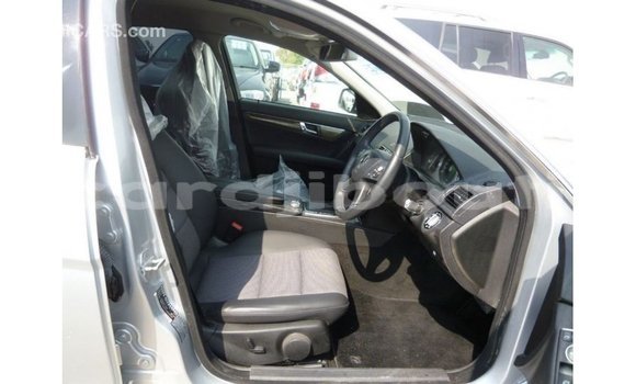 Acheter Import Voiture Mercedes-Benz 200 Autre à Import - Dubai, Ali Sabieh Region Acheter Import Voiture Mercedes-Benz 200 Autre à Import - Dubai, Ali Sabieh Region