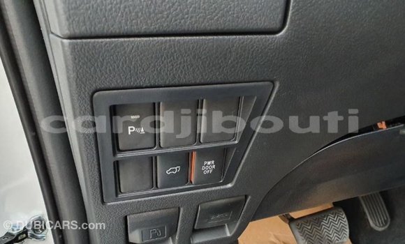 Acheter Import Voiture Toyota Fortuner Blanc à Import - Dubai, Ali Sabieh Region Acheter Import Voiture Toyota Fortuner Blanc à Import - Dubai, Ali Sabieh Region