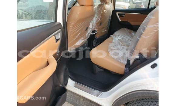 Acheter Import Voiture Toyota Fortuner Blanc à Import - Dubai, Ali Sabieh Region Acheter Import Voiture Toyota Fortuner Blanc à Import - Dubai, Ali Sabieh Region