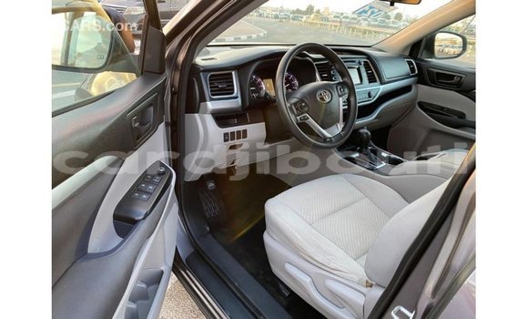 Buy Import Toyota Highlander Other Car in Import - Dubai in Ali Sabieh Region Buy Import Toyota Highlander Other Car in Import - Dubai in Ali Sabieh Region