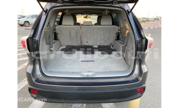Buy Import Toyota Highlander Other Car in Import - Dubai in Ali Sabieh Region Buy Import Toyota Highlander Other Car in Import - Dubai in Ali Sabieh Region