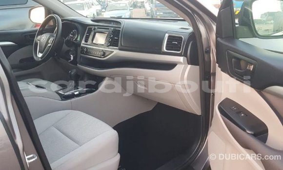 Buy Import Toyota Highlander Other Car in Import - Dubai in Ali Sabieh Region Buy Import Toyota Highlander Other Car in Import - Dubai in Ali Sabieh Region