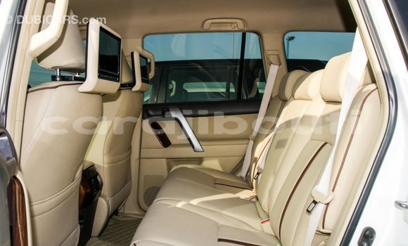 Buy Import Toyota Prado White Car in Import - Dubai in Ali Sabieh Region Buy Import Toyota Prado White Car in Import - Dubai in Ali Sabieh Region
