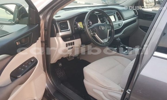 Buy Import Toyota Highlander Other Car in Import - Dubai in Ali Sabieh Region Buy Import Toyota Highlander Other Car in Import - Dubai in Ali Sabieh Region