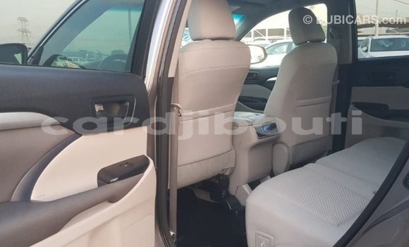 Buy Import Toyota Highlander Other Car in Import - Dubai in Ali Sabieh Region Buy Import Toyota Highlander Other Car in Import - Dubai in Ali Sabieh Region