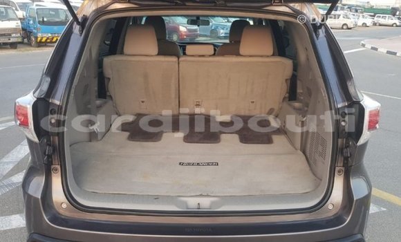 Buy Import Toyota Highlander Other Car in Import - Dubai in Ali Sabieh Region Buy Import Toyota Highlander Other Car in Import - Dubai in Ali Sabieh Region