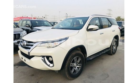 Acheter Import Voiture Toyota Fortuner Blanc à Import - Dubai, Ali Sabieh Region Acheter Import Voiture Toyota Fortuner Blanc à Import - Dubai, Ali Sabieh Region