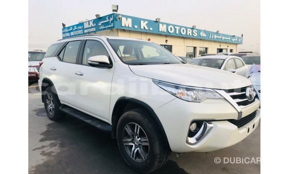 Acheter Import Voiture Toyota Fortuner Blanc à Import - Dubai, Ali Sabieh Region Acheter Import Voiture Toyota Fortuner Blanc à Import - Dubai, Ali Sabieh Region