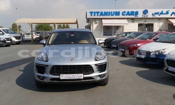 Acheter Import Voiture Porsche Macan Autre à Import - Dubai, Ali Sabieh Region