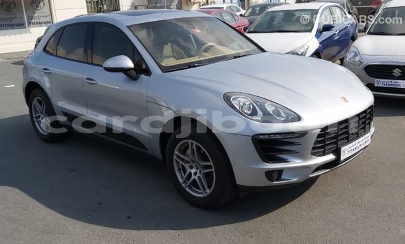 Acheter Import Voiture Porsche Macan Autre à Import - Dubai, Ali Sabieh Region Acheter Import Voiture Porsche Macan Autre à Import - Dubai, Ali Sabieh Region