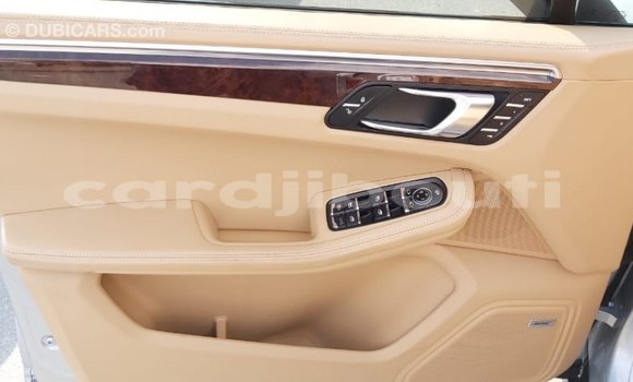 Acheter Import Voiture Porsche Macan Autre à Import - Dubai, Ali Sabieh Region Acheter Import Voiture Porsche Macan Autre à Import - Dubai, Ali Sabieh Region