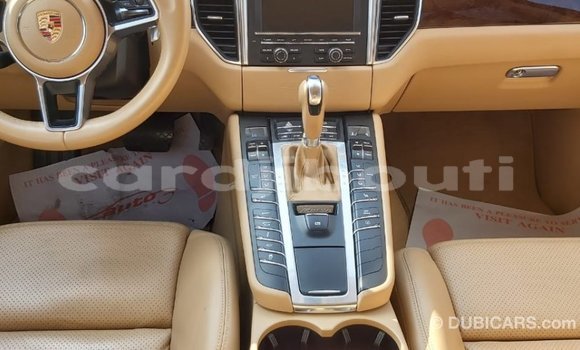 Acheter Import Voiture Porsche Macan Autre à Import - Dubai, Ali Sabieh Region Acheter Import Voiture Porsche Macan Autre à Import - Dubai, Ali Sabieh Region