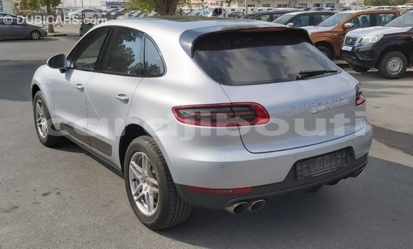 Acheter Import Voiture Porsche Macan Autre à Import - Dubai, Ali Sabieh Region Acheter Import Voiture Porsche Macan Autre à Import - Dubai, Ali Sabieh Region