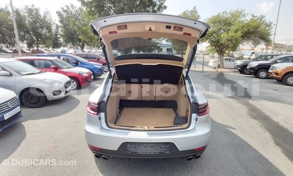 Acheter Import Voiture Porsche Macan Autre à Import - Dubai, Ali Sabieh Region Acheter Import Voiture Porsche Macan Autre à Import - Dubai, Ali Sabieh Region