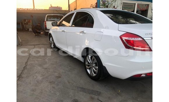 Acheter Import Voiture Geely Emgrand 7 Blanc à Import - Dubai, Ali Sabieh Region Acheter Import Voiture Geely Emgrand 7 Blanc à Import - Dubai, Ali Sabieh Region