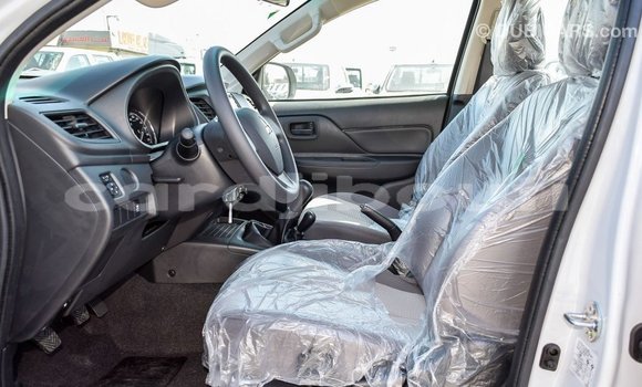 Acheter Import Voiture Mitsubishi L200 Blanc à Import - Dubai, Ali Sabieh Region Acheter Import Voiture Mitsubishi L200 Blanc à Import - Dubai, Ali Sabieh Region