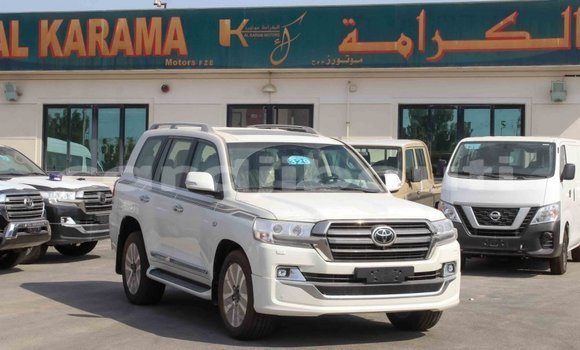 Acheter Import Voiture Toyota Land Cruiser Blanc à Import - Dubai, Ali Sabieh Region Acheter Import Voiture Toyota Land Cruiser Blanc à Import - Dubai, Ali Sabieh Region
