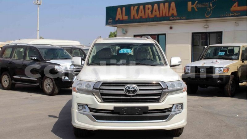 Big with watermark toyota land cruiser ali sabieh region import dubai 2959