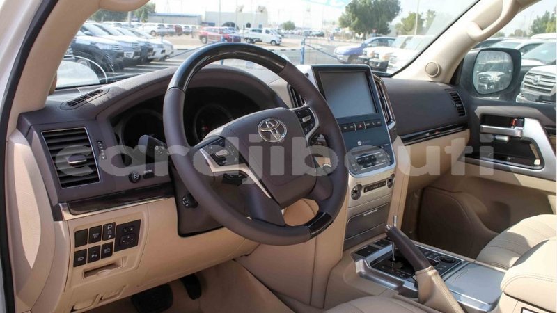 Big with watermark toyota land cruiser ali sabieh region import dubai 2959