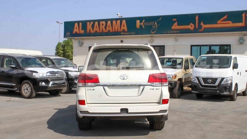 Big with watermark toyota land cruiser ali sabieh region import dubai 2959