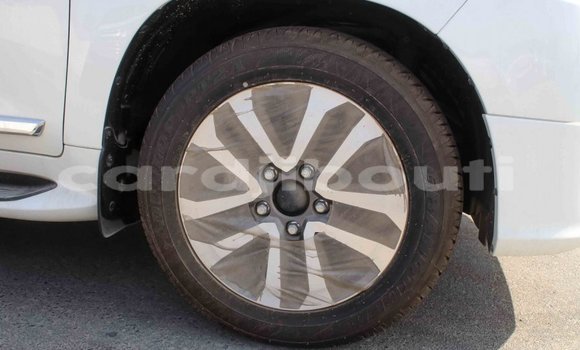 Acheter Import Voiture Toyota Land Cruiser Blanc à Import - Dubai, Ali Sabieh Region Acheter Import Voiture Toyota Land Cruiser Blanc à Import - Dubai, Ali Sabieh Region